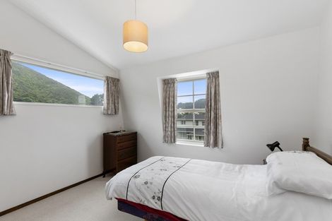 Photo of property in 7 Epping Grove, Karori, Wellington, 6012