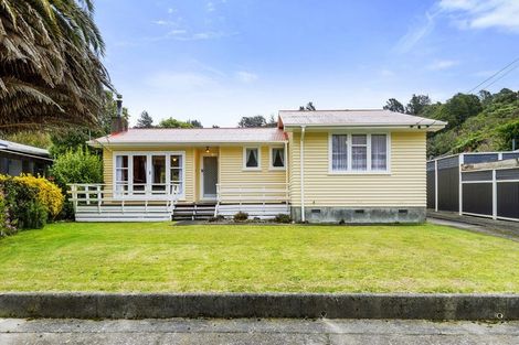 Photo of property in 170 George Street, Stokes Valley, Lower Hutt, 5019