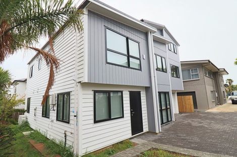 Photo of property in 14b Gulf Crest, Bucklands Beach, Auckland, 2012