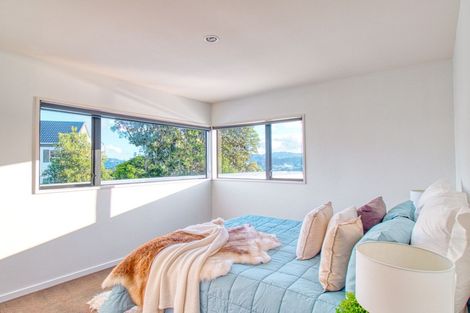 Photo of property in 20 Countess Close, Maupuia, Wellington, 6022