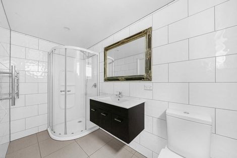 Photo of property in 68 Beechdale Crescent, Pakuranga Heights, Auckland, 2010