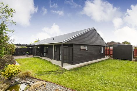 Photo of property in 20 Colonial Place, Kelvin Grove, Palmerston North, 4414