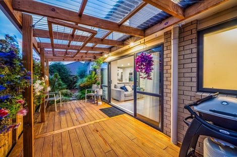 Photo of property in 118a Gracechurch Drive, Flat Bush, Auckland, 2016