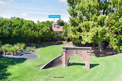 Photo of property in 9 Central Park Drive, Te Atatu South, Auckland, 0610