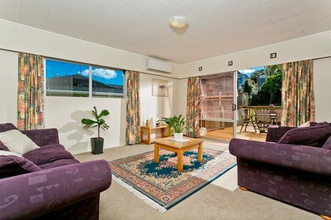 Photo of property in 52 Lavery Place, Sunnynook, Auckland, 0632