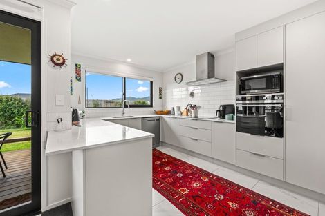 Photo of property in 4 Te Taniwha Road, One Tree Point, 0118