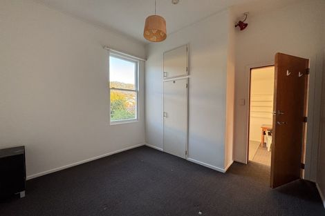 Photo of property in 4 Levy Street, Mount Victoria, Wellington, 6011