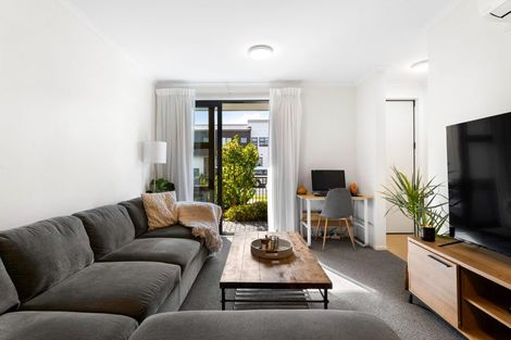 Photo of property in 25 Manarini Road, Westgate, Auckland, 0614