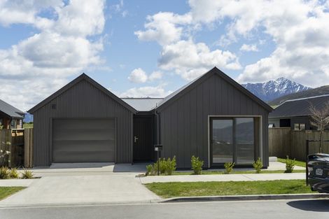 Photo of property in 38 Muster Road, Jacks Point, 9371