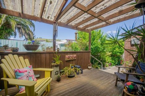 Photo of property in 9 Titoki Avenue, Mangere Bridge, Auckland, 2022