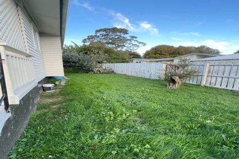 Photo of property in 1/12 Citril Place, Red Hill, Papakura, 2110