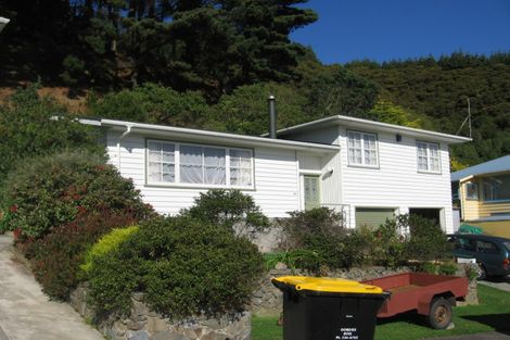 Photo of property in 10 Colonial Grove, Tawa, Wellington, 5028