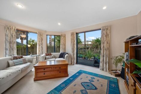 Photo of property in 19 Angel Way, Stanmore Bay, Whangaparaoa, 0932