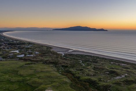 Photo of property in 276 Peka Peka Road, Peka Peka, Waikanae, 5391
