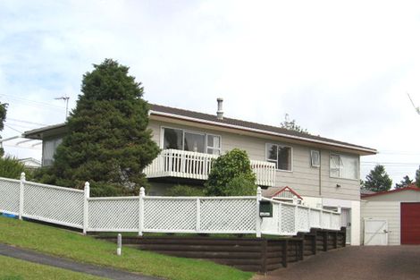 Photo of property in 2 Sari Place, Massey, Auckland, 0614