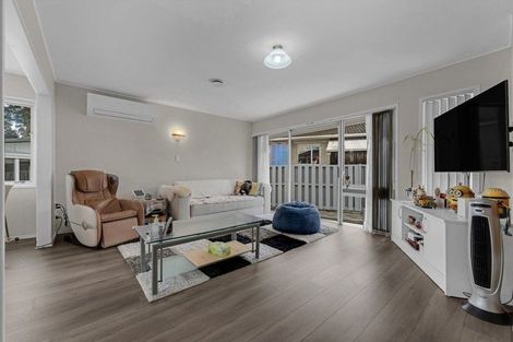 Photo of property in 12 Suwyn Place, Weymouth, Auckland, 2103