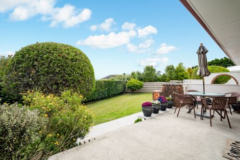 Photo of property in 17 Scanlen Terrace, Kelston, Auckland, 0602