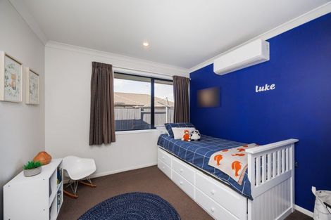 Photo of property in 35 Chestnut Close, Kelvin Grove, Palmerston North, 4414