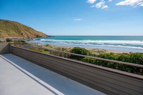 Photo of property in 23 Ocean View Road, Port Waikato, Tuakau, 2695