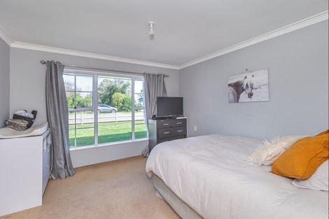 Photo of property in 140 Mako Mako Road, Levin, 5510