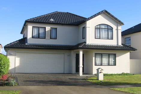 Photo of property in 68 Thornbury Crescent, East Tamaki Heights, Auckland, 2016