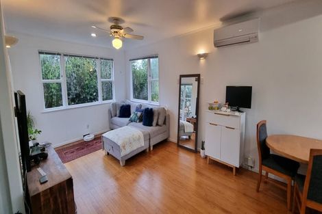 Photo of property in 15 Linwood Avenue, Forrest Hill, Auckland, 0620