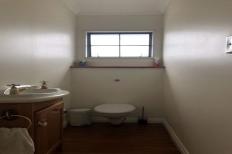 Photo of property in 23 Manor Park, Sunnyhills, Auckland, 2010