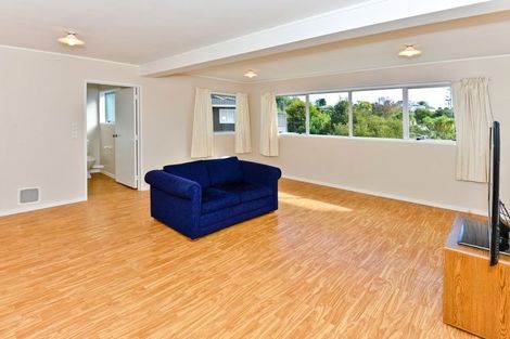 Photo of property in 6 Malters Place, Browns Bay, Auckland, 0630