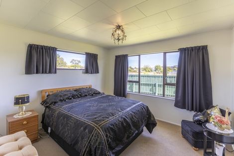 Photo of property in 7 Latham Stubbs Crescent, Waipawa, 4210