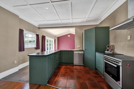 Photo of property in 2 Galt Street, Hawera, 4610