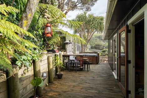 Photo of property in 5 Takutai Road, Pukerua Bay, 5026