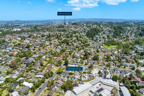 Photo of property in 1/5 Compton Street, Hillcrest, Auckland, 0627