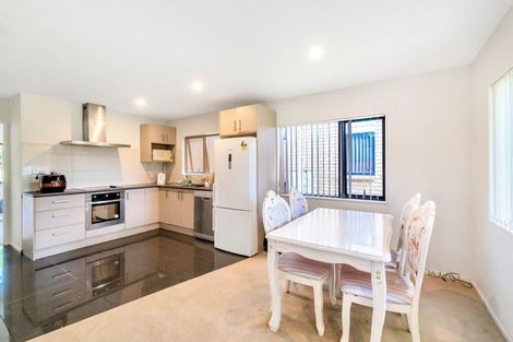 Photo of property in 70d Glengarry Road, Glen Eden, Auckland, 0602