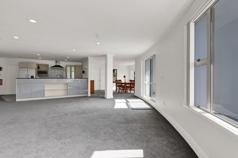Photo of property in 1e Queen Street, New Plymouth, 4310
