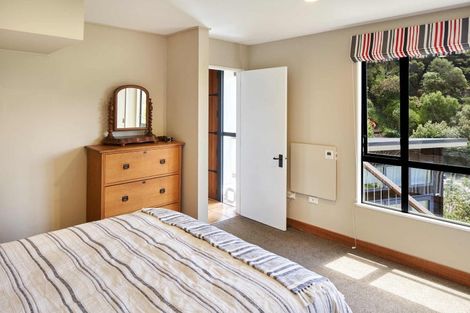 Photo of property in 82 Paremata Road, Paremata, Porirua, 5024