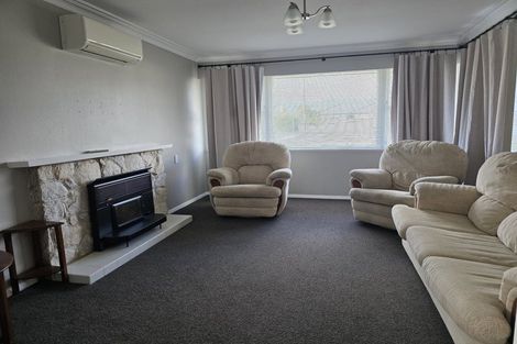 Photo of property in 52 Karaka Crescent, Levin, 5510
