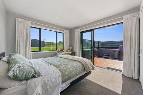 Photo of property in 5 Vickers Way, Acacia Bay, Taupo, 3385