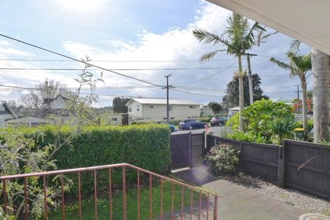 Photo of property in 1/6 Corrella Road, Belmont, Auckland, 0622
