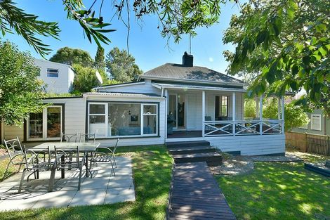 Photo of property in 1 Garfield Road, Helensville, 0800