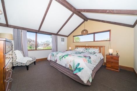 Photo of property in 7 Grange Place, Milson, Palmerston North, 4414