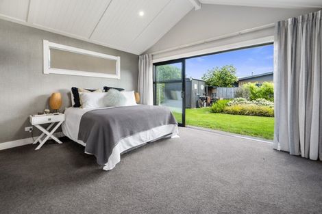 Photo of property in 11 Okaia Drive, Kinloch, Taupo, 3377