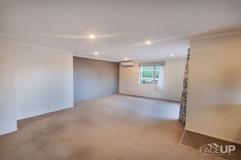Photo of property in 13 Anna Lane, Glen Eden, Auckland, 0602