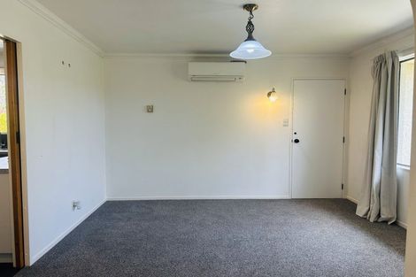 Photo of property in 28 Rewarewa Crescent, Waikanae, 5036