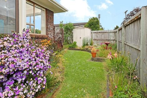 Photo of property in 1/33 Swanson Road, Henderson, Auckland, 0610