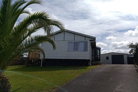 Photo of property in 22 Greenstone Place, Clover Park, Auckland, 2019