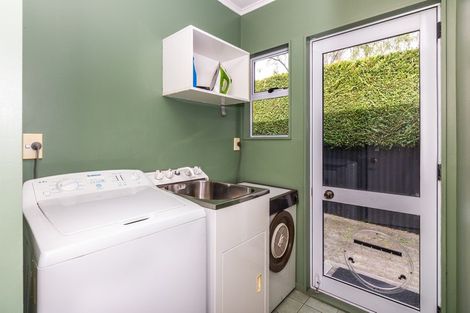 Photo of property in 2/12 Parata Street, Two Mile Bay, Taupo, 3330