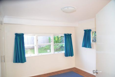 Photo of property in 5 Poto Road, Normandale, Lower Hutt, 5010