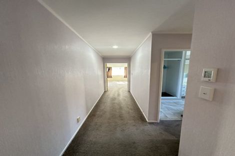 Photo of property in 34 Highland Park Drive, Highland Park, Auckland, 2010