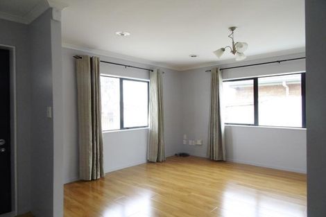 Photo of property in 72 Glenveagh Park Drive, Weymouth, Auckland, 2103