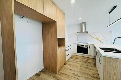 Photo of property in 17 Akoranga Place, Hornby, Christchurch, 8042